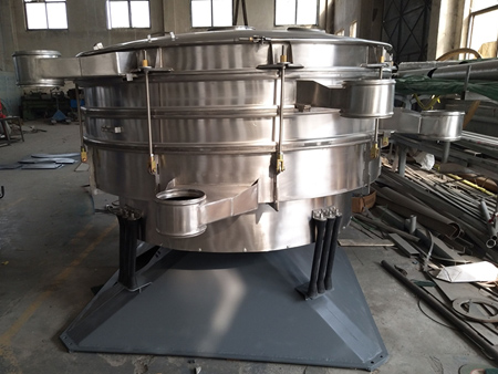 采用仿人工篩分原理設(shè)計(jì)的一種精細(xì)篩分設(shè)備，模擬人工十分，不損壞物料，適合粉末、顆粒物料篩分